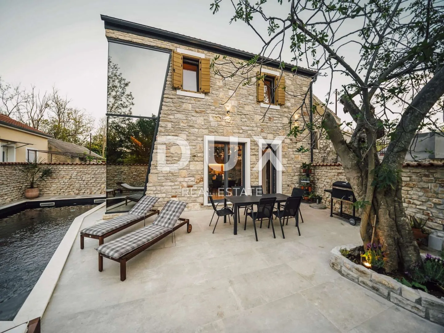 ZADAR, PRIVLAKA - Luksuzna kamena vila s grijanim bazenom