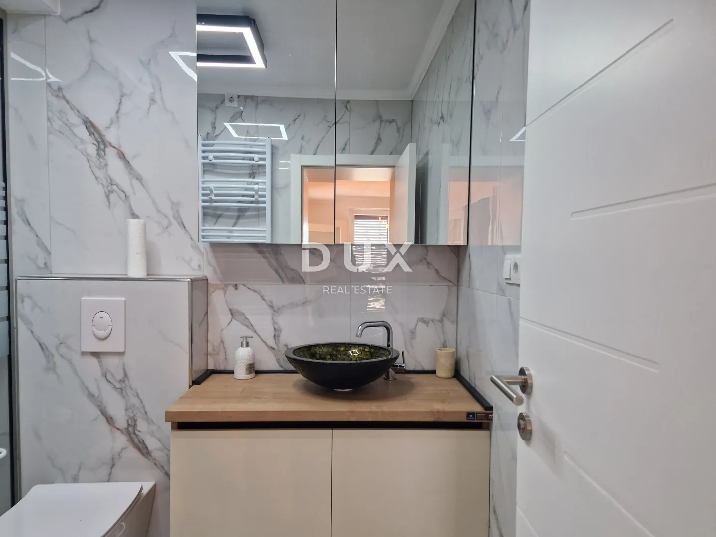 istra, labin – stan, 81 m², terasa, vrt i pogled na grad - slika 23