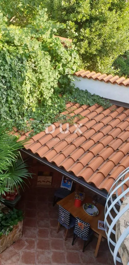 istra, pula - dvoetažni stan u centru 155 m2 - slika 4