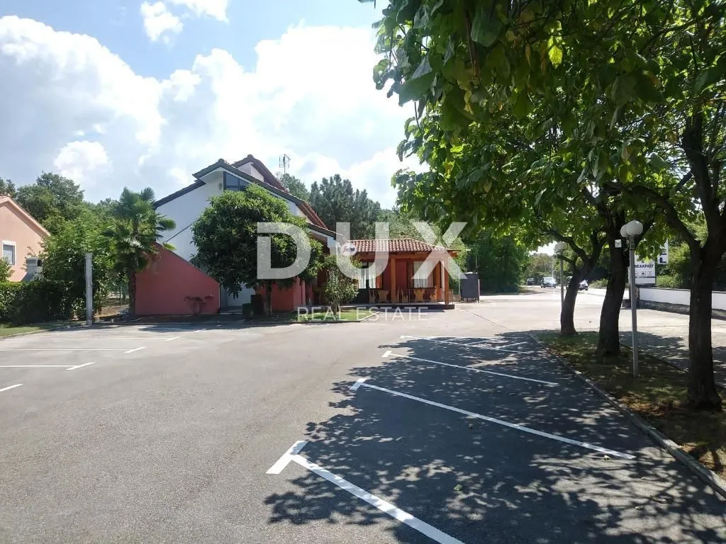 istra,poreč - hotel sa bazenom i prostranom okućnicom! - slika 35