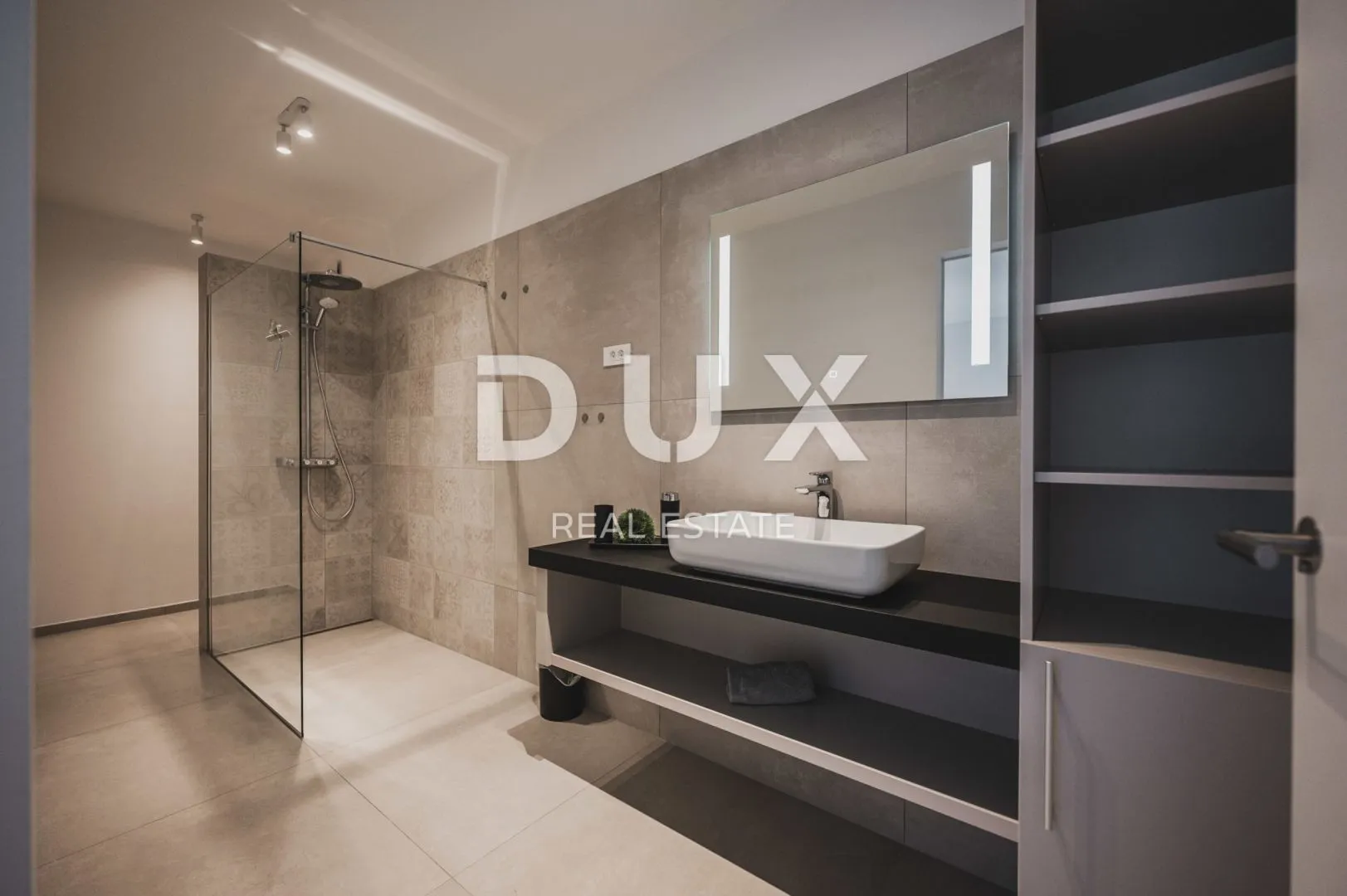 opatija, lovran, liganj - stan u vili s bazenom 120m2+terasa 27m2s panoramskim pogledom na more + okoliš 105m2 - slika 8