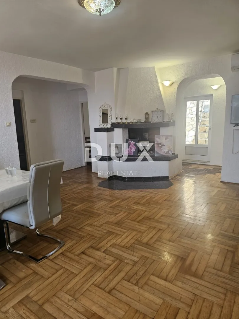 rijeka, škurinje - stan sa dva odvojena apartmana sa čak 5 spavaćih soba - slika 17