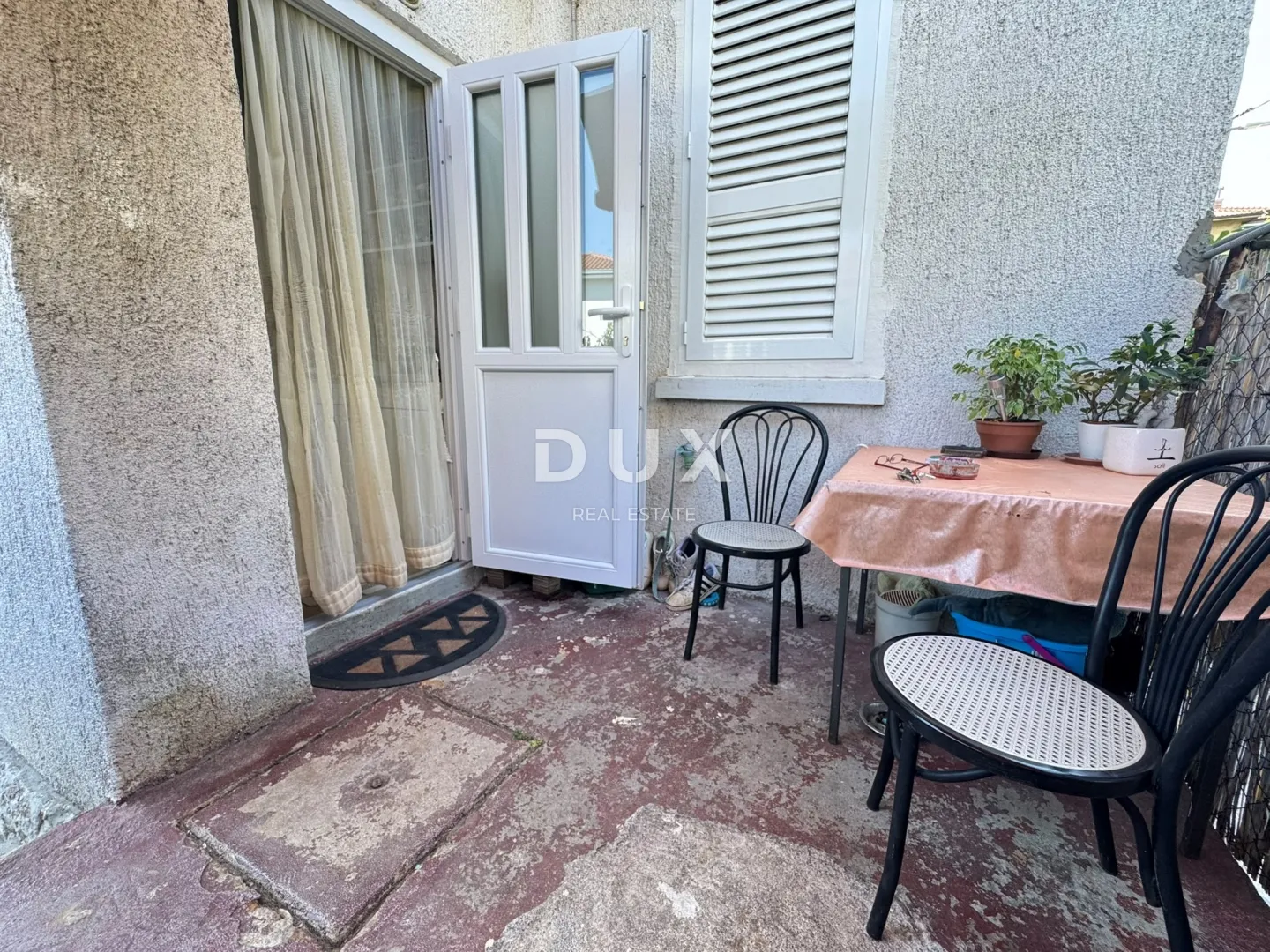 rijeka, podmurvice – dvosobni stan s prostranom okućnicom, 60 m² - slika 11