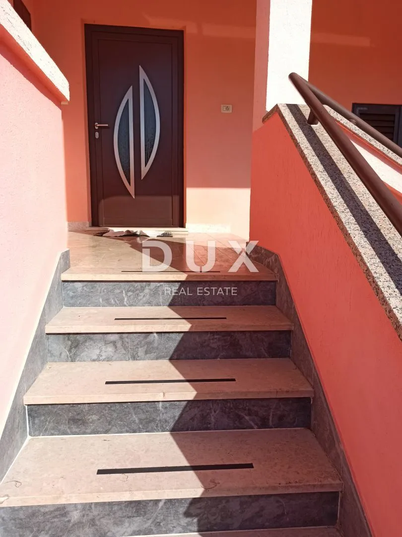 istra, svetvinčenat - obiteljska kuća s dva apartmana - slika 3