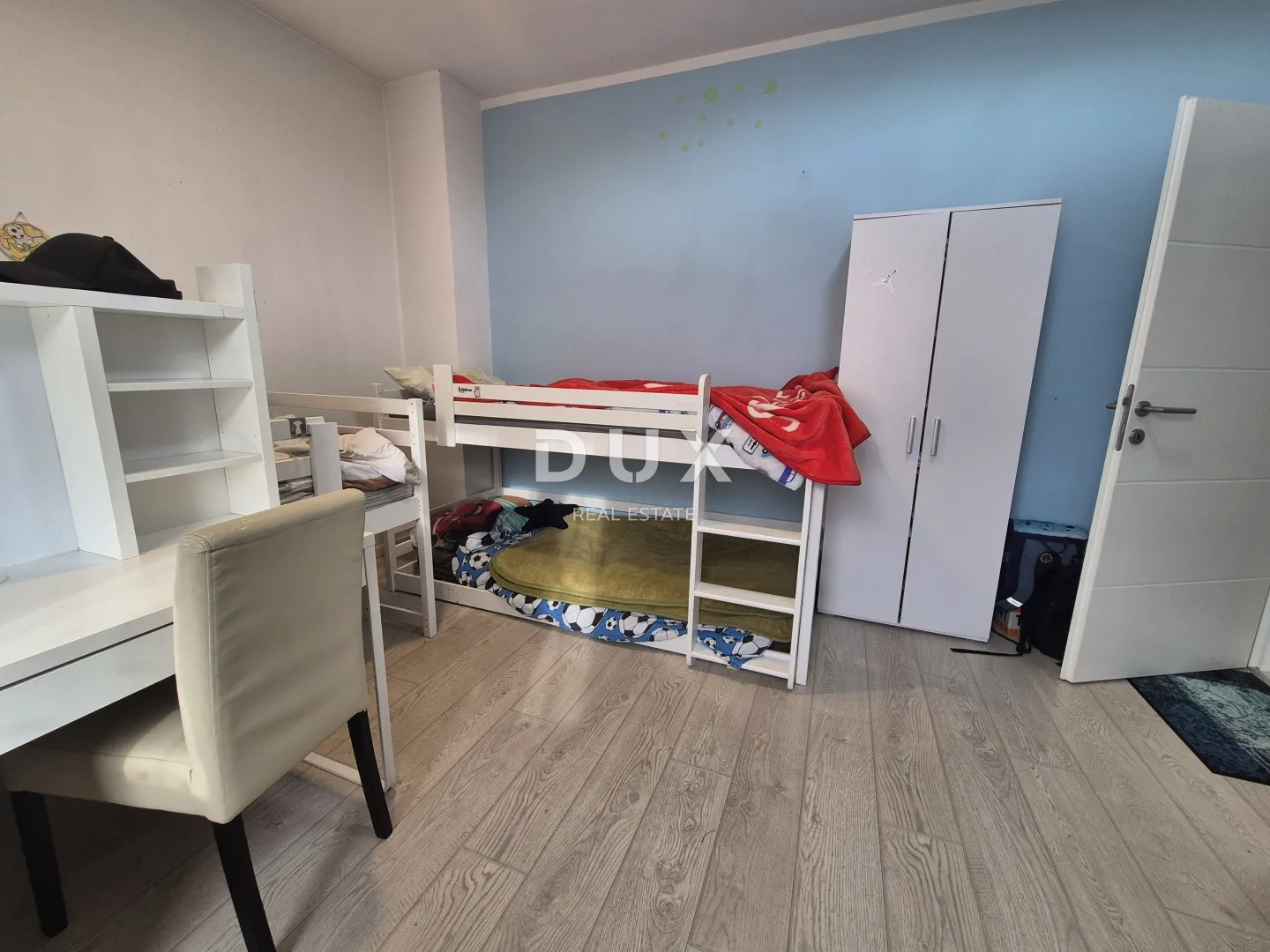 zadar, zemunik - prilika! renovirana obiteljska kuća - slika 32