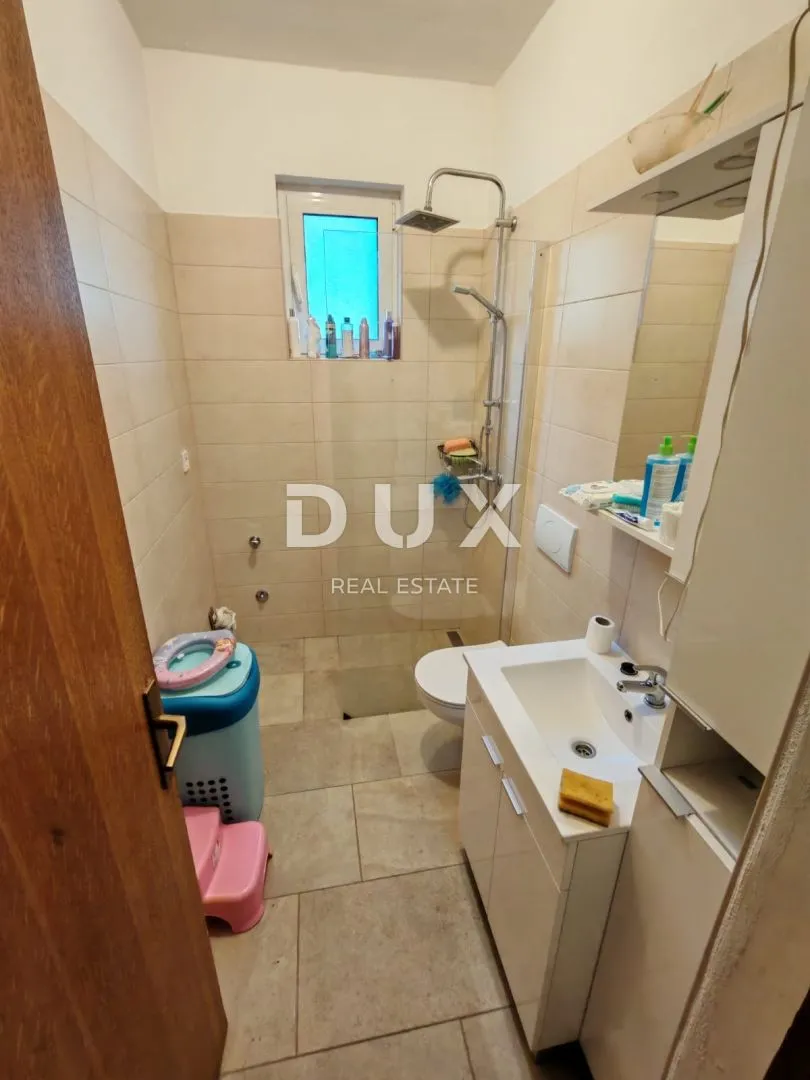 zadar, vrsi - kuća s velikim stanom, tri apartmana i prostranim dvorištem s maslinama! - slika 21