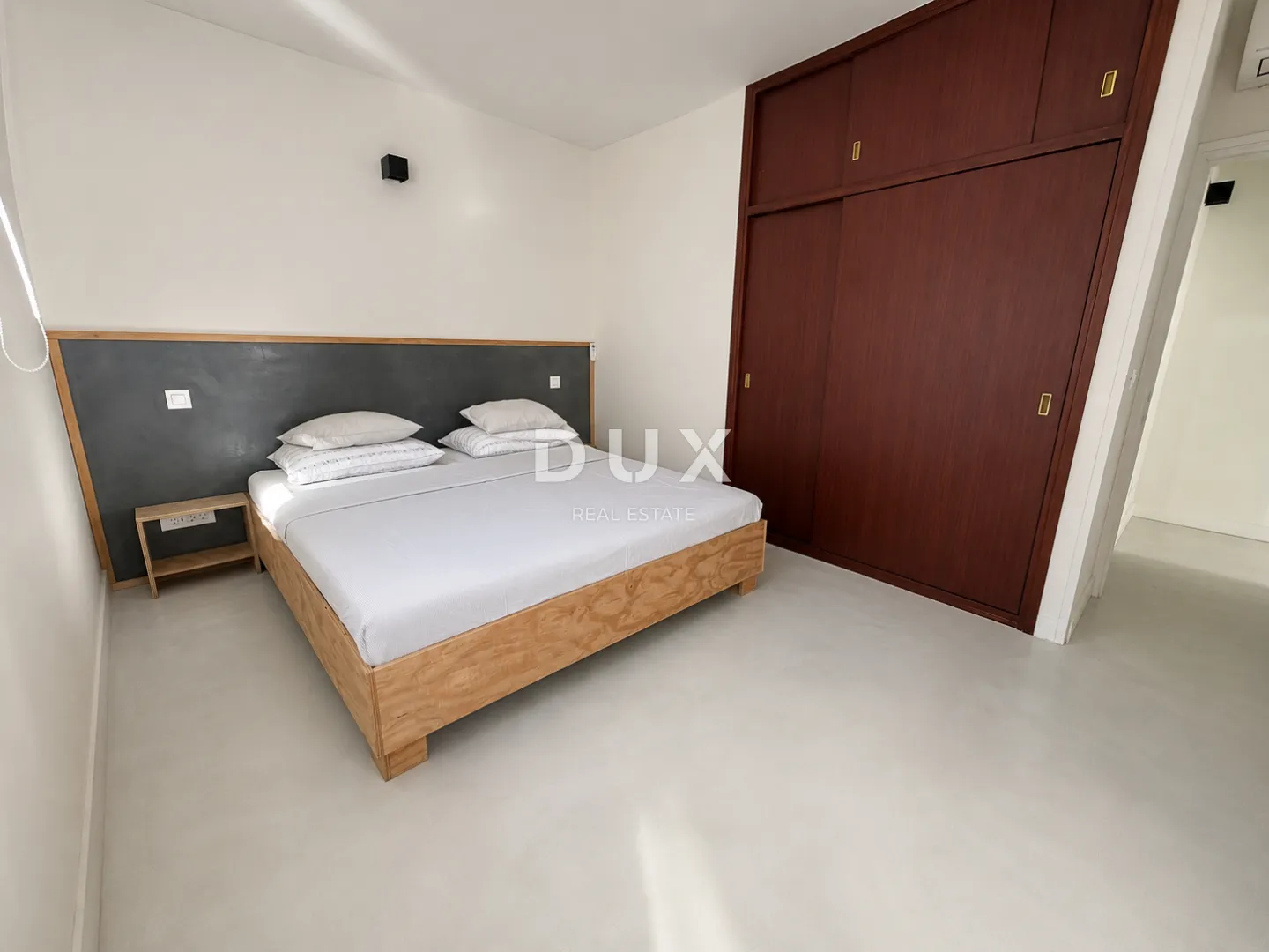 dalmacija, vodice – privatni mini resort s 4 apartmana i bazenom, 300 m od centra - slika 19