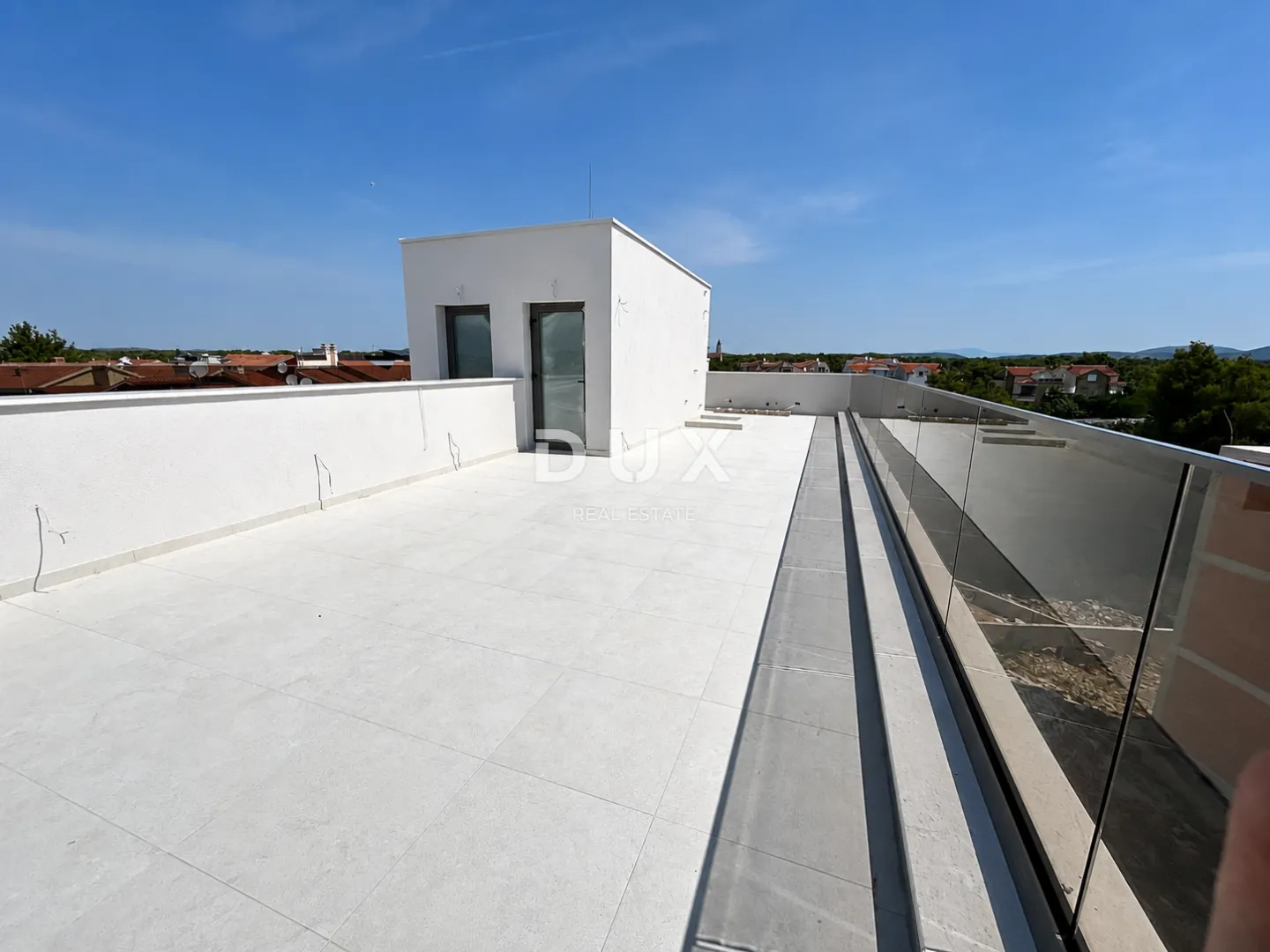 vodice, srima – penthouse s krovnom terasom, pogledom na more i liftom - slika 6