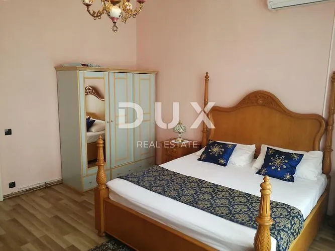 istra, pula - apartmanska kuća u strogome centru s bazenom i okućnicom - slika 8