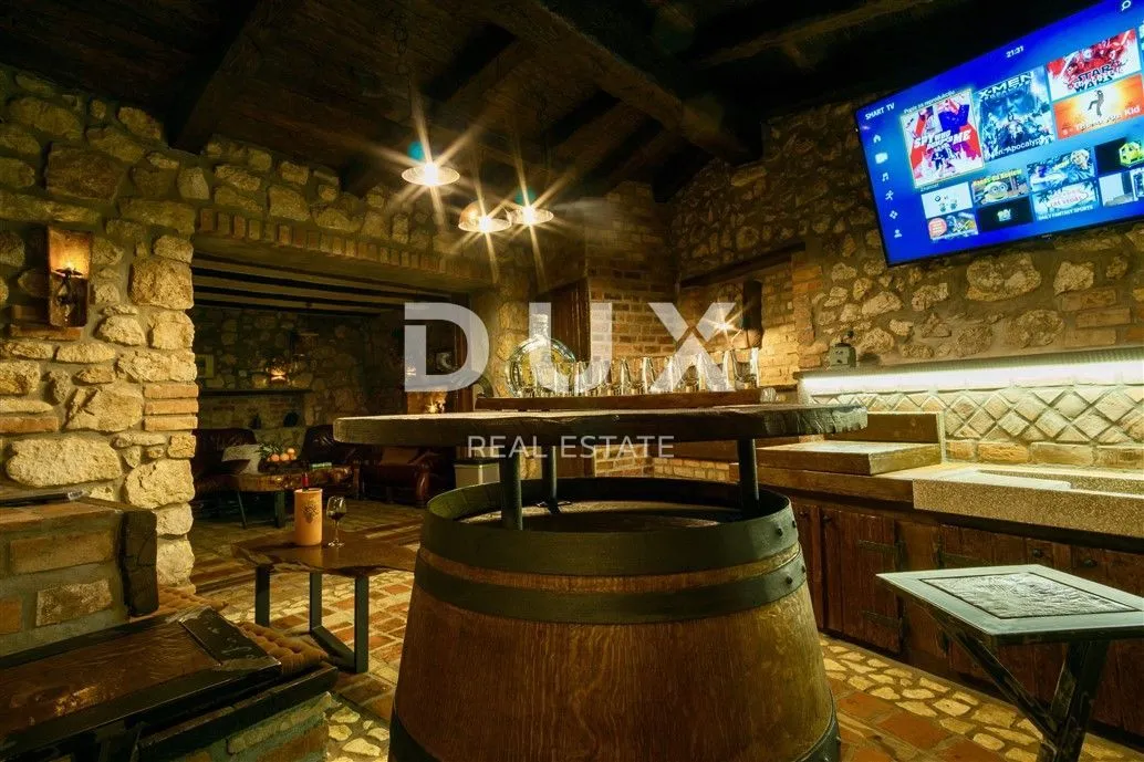vinodol, drivenik- novouređena vila u rustikalnom stilu - slika 26