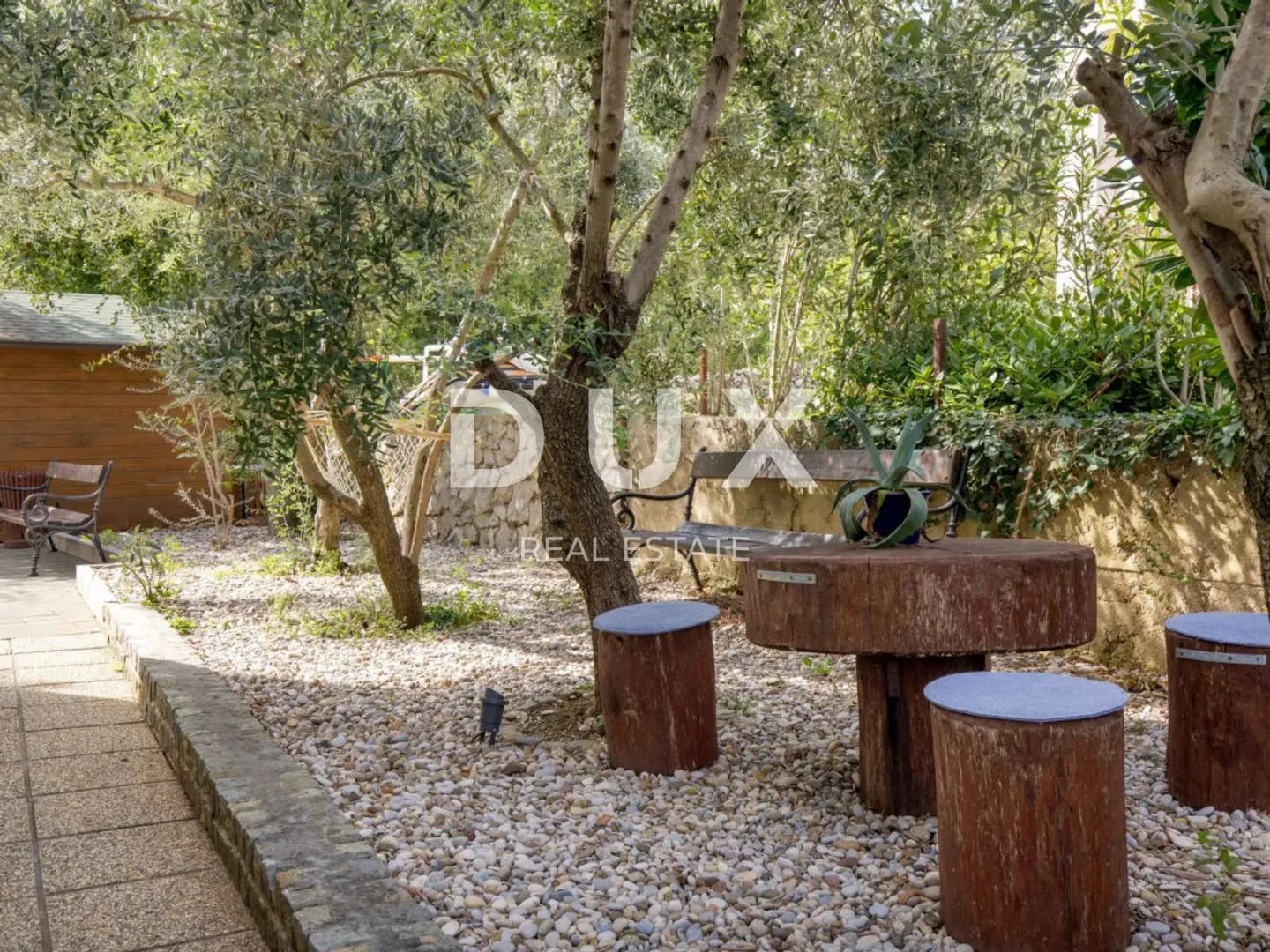 otok krk, kornić- kuća, 250 m2, bazen, okućnica, idealna za turističku djelatnost, top prilika!!! - slika 10