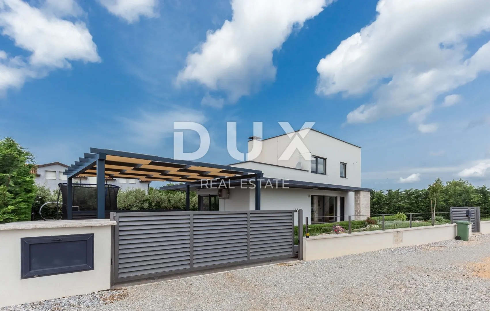 istra, višnjan - moderna vila s bazenom - slika 47
