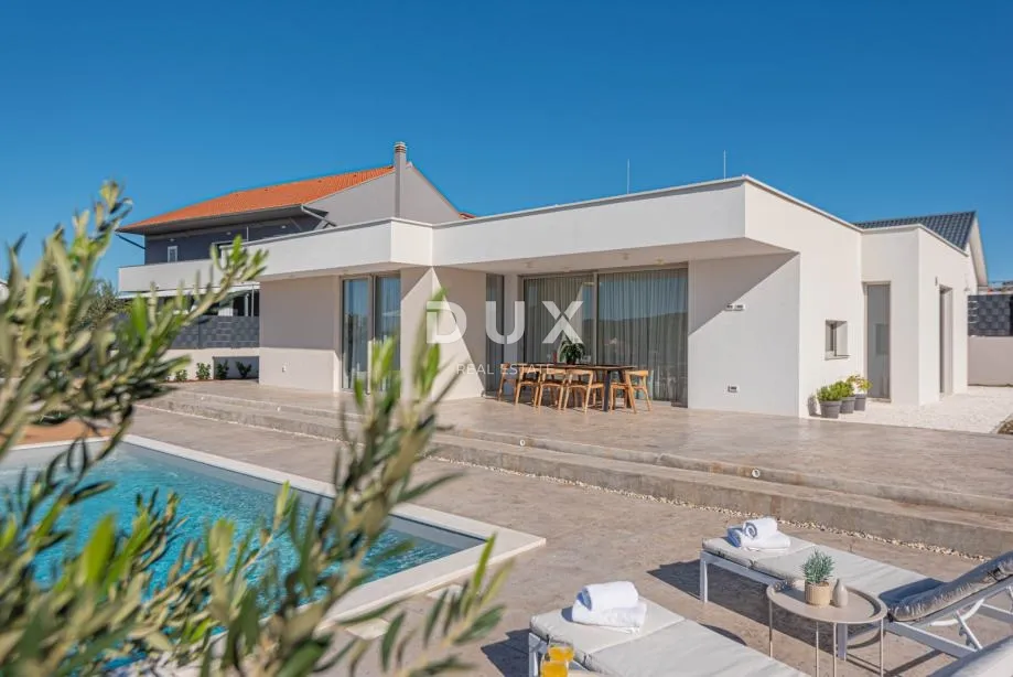 ŠIBENIK, BILICE – Novogradnja s bazenom 8x4 na parceli 1000 m² - Stubalj, Bilice