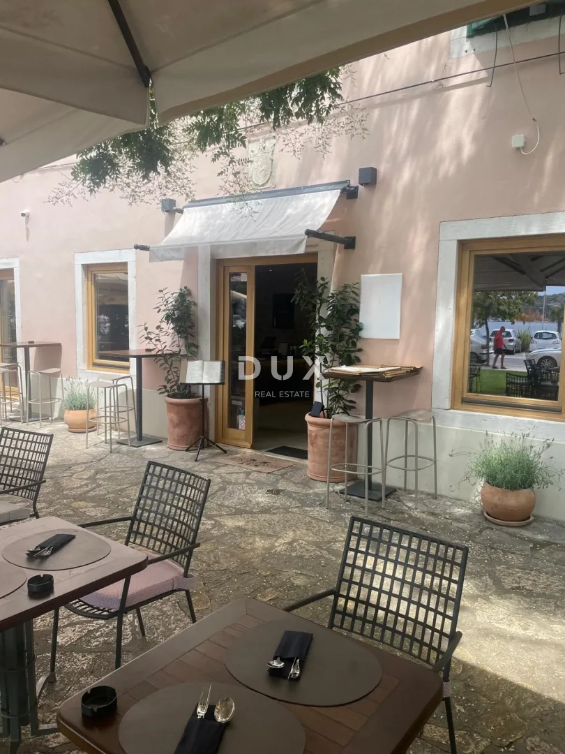 šibenik, centar, vrhunski uhodani restaurant, prvi red do mora. - slika 31