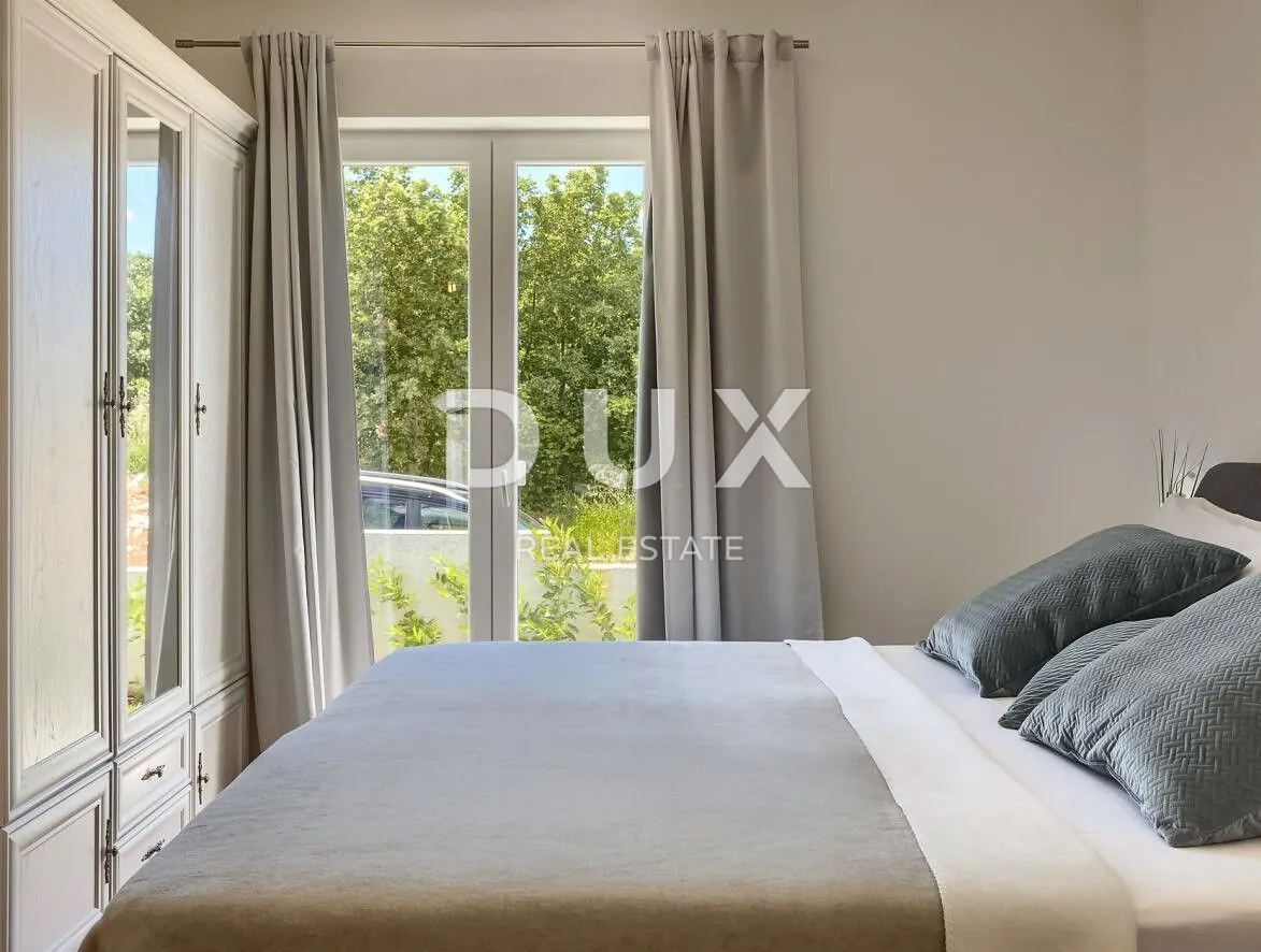 istra, poreč - vila na poželjnoj lokaciji - slika 12