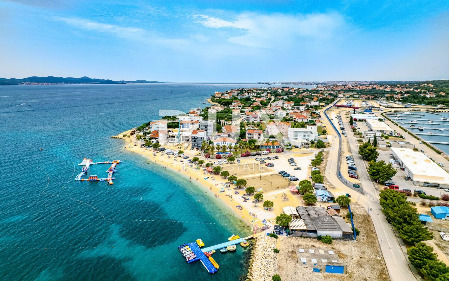 ZADAR, BIBINJE - apartmanska kuća u blizini plaže