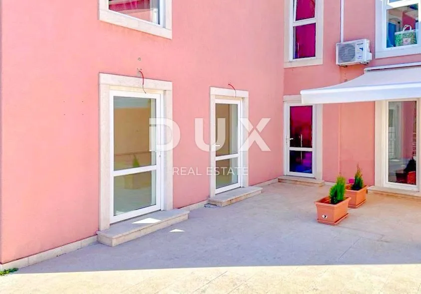 ISTRA, NOVIGRAD- Atraktivan poslovno stambeni prostor