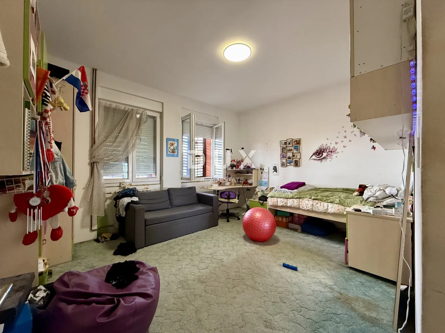 rijeka, donji zamet, dvosobni stan, 74 m2, okućnica, parking, lokacija, nova fasada - slika 7