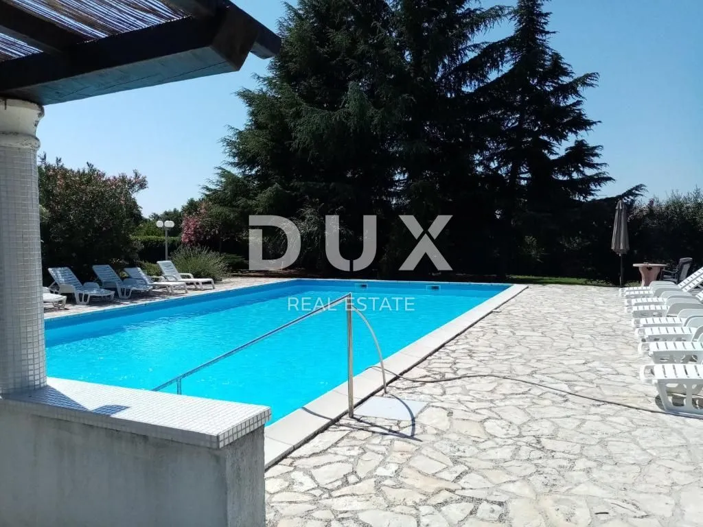 istra,poreč - hotel sa bazenom i prostranom okućnicom! - slika 29