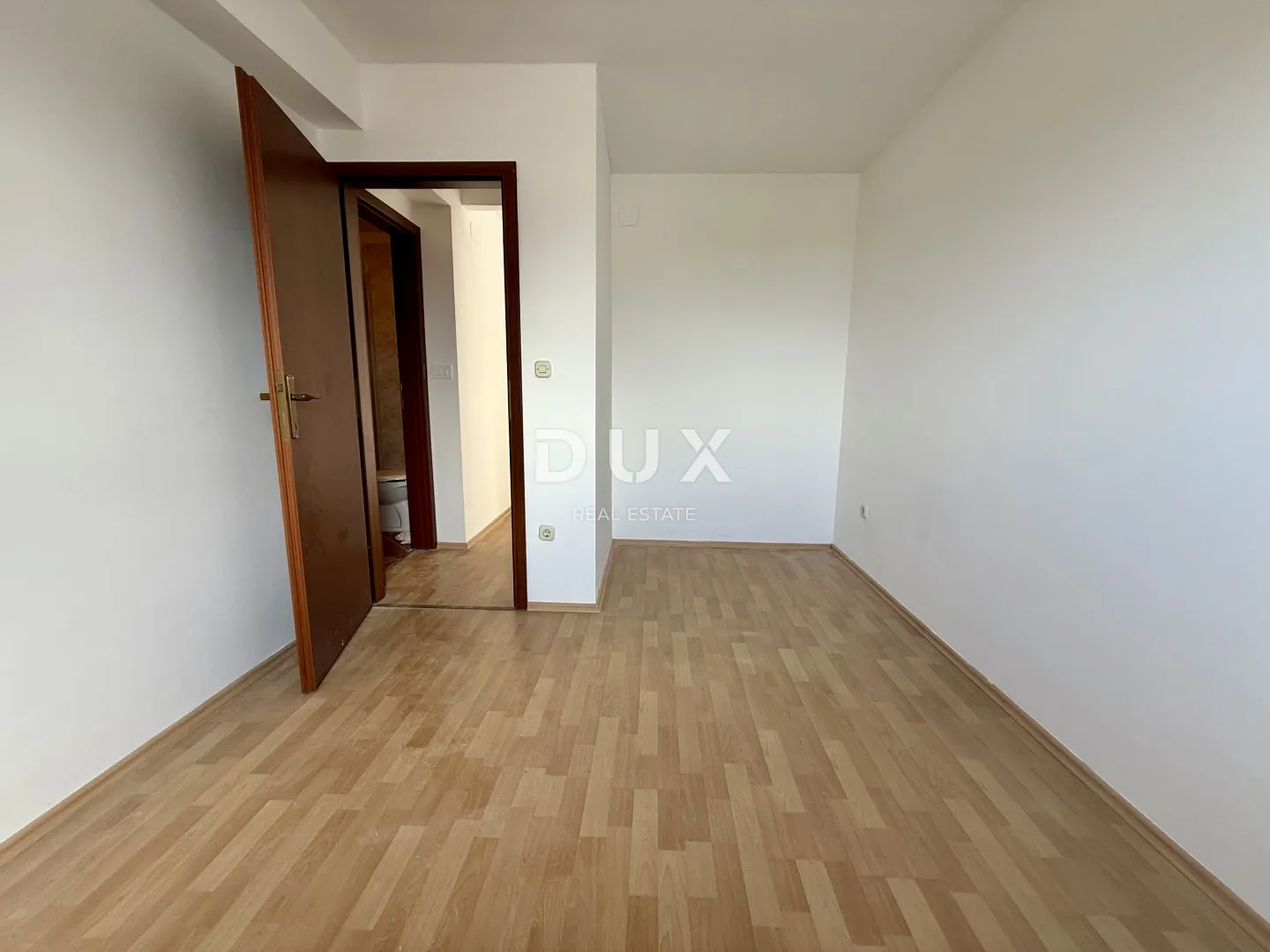 otok krk, njivice, 3-sobni stan, 79 m2, pogled na more - slika 3