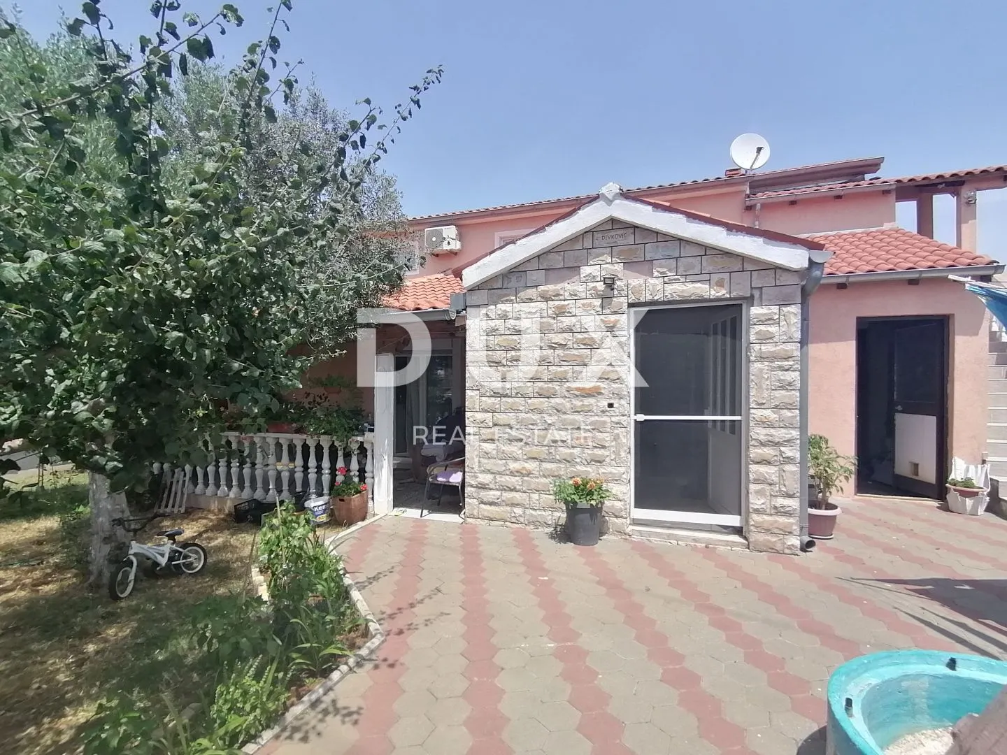 istra, pula - dvije obiteljske kuće - slika 28