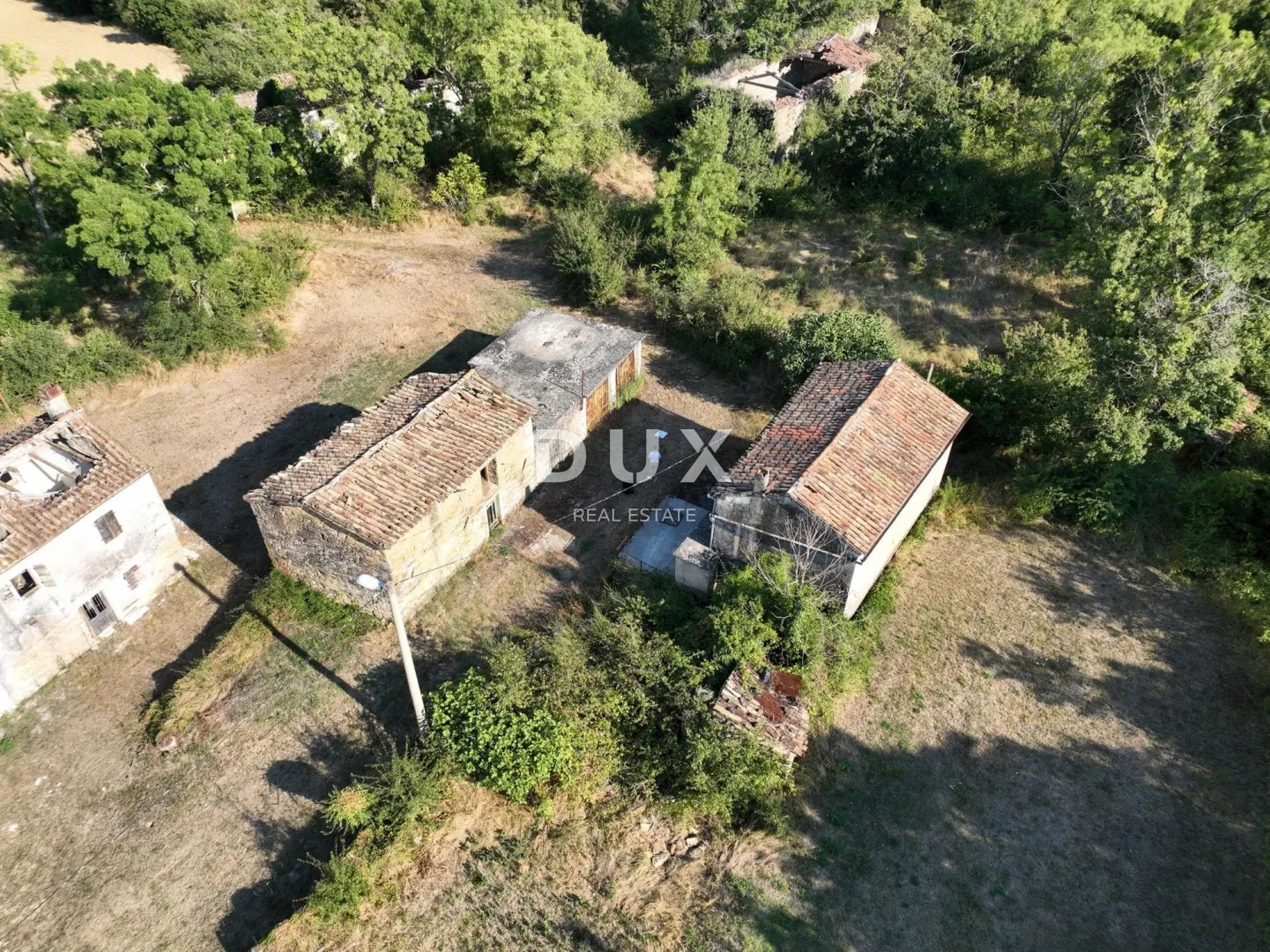 istra,kršan - istarsko imanje na rubu naselja - slika 3
