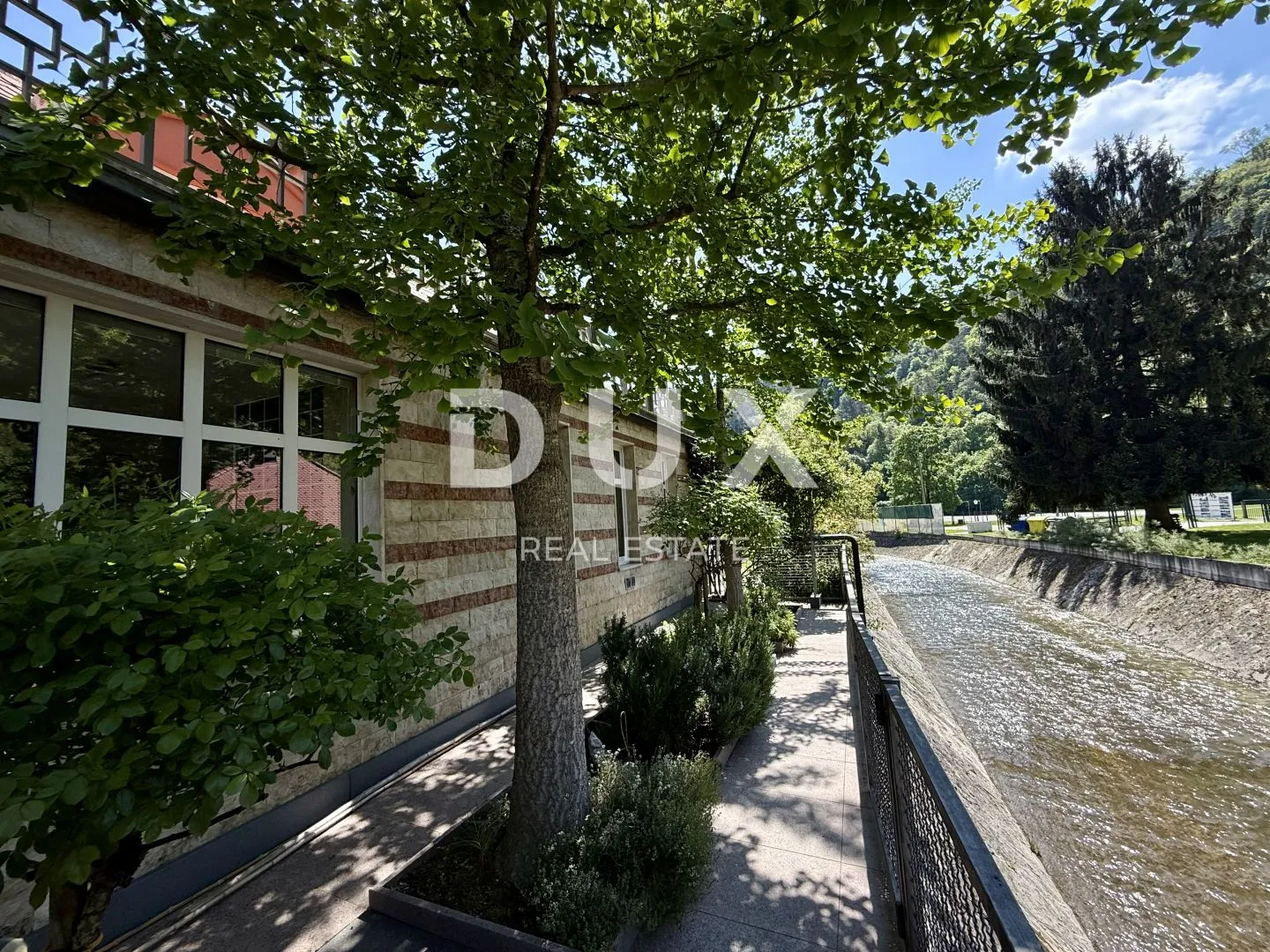 samobor, centar - prekrasna kuća s velikom okućnicom - slika 29
