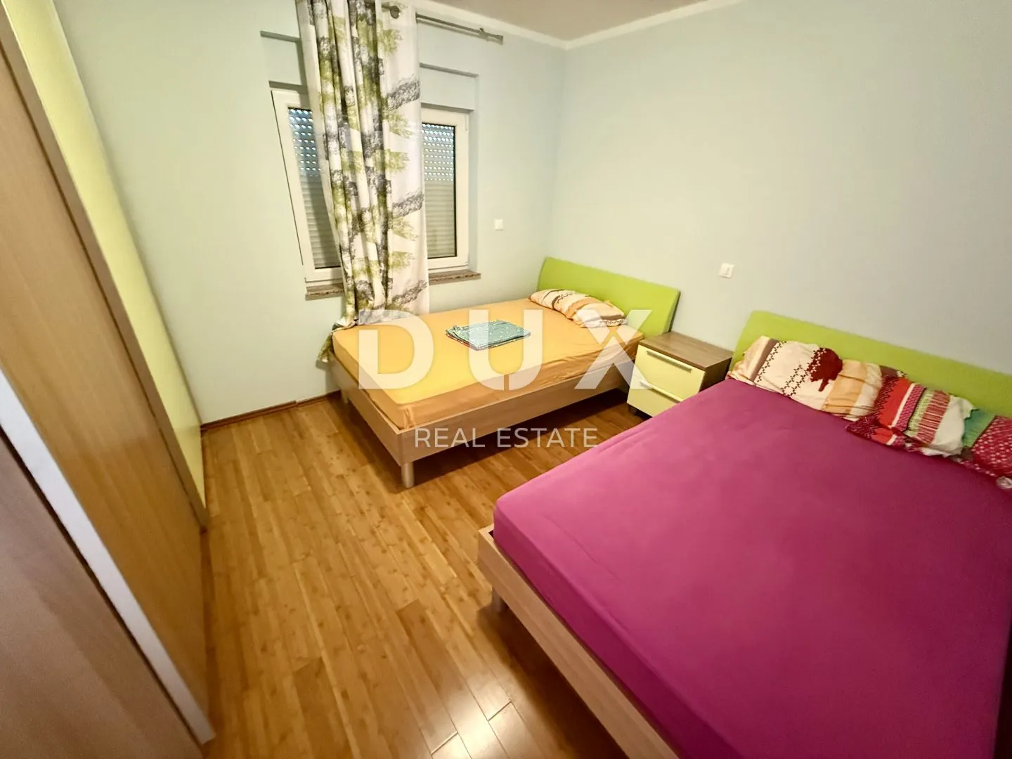 crikvenica - trosobni apartman s garažom! - slika 9