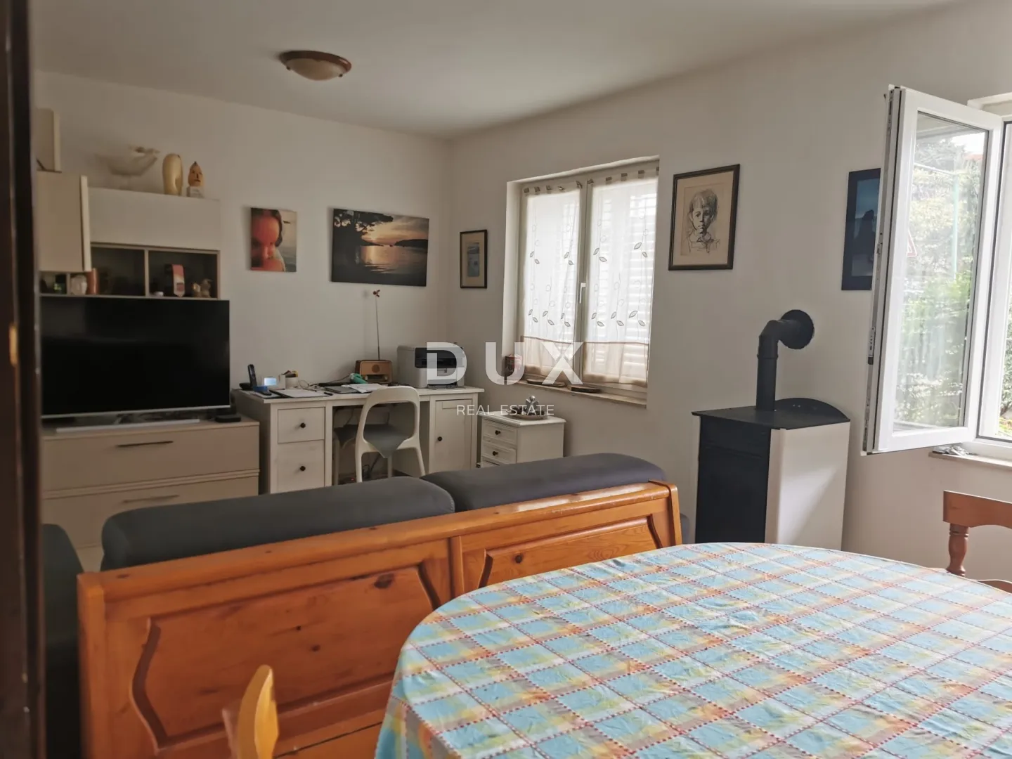 mali lošinj- etaža kuće sa tri stana - slika 26