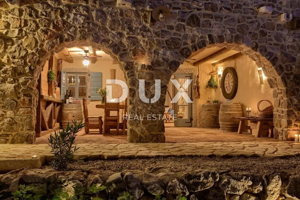 otok krk, okolica malinske - luksuzna rustikalna vila - slika 8