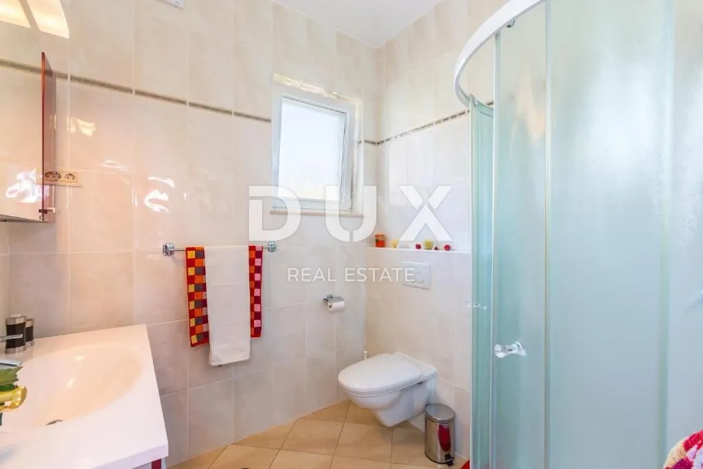 istra, pula - apartmanska kuća - slika 12