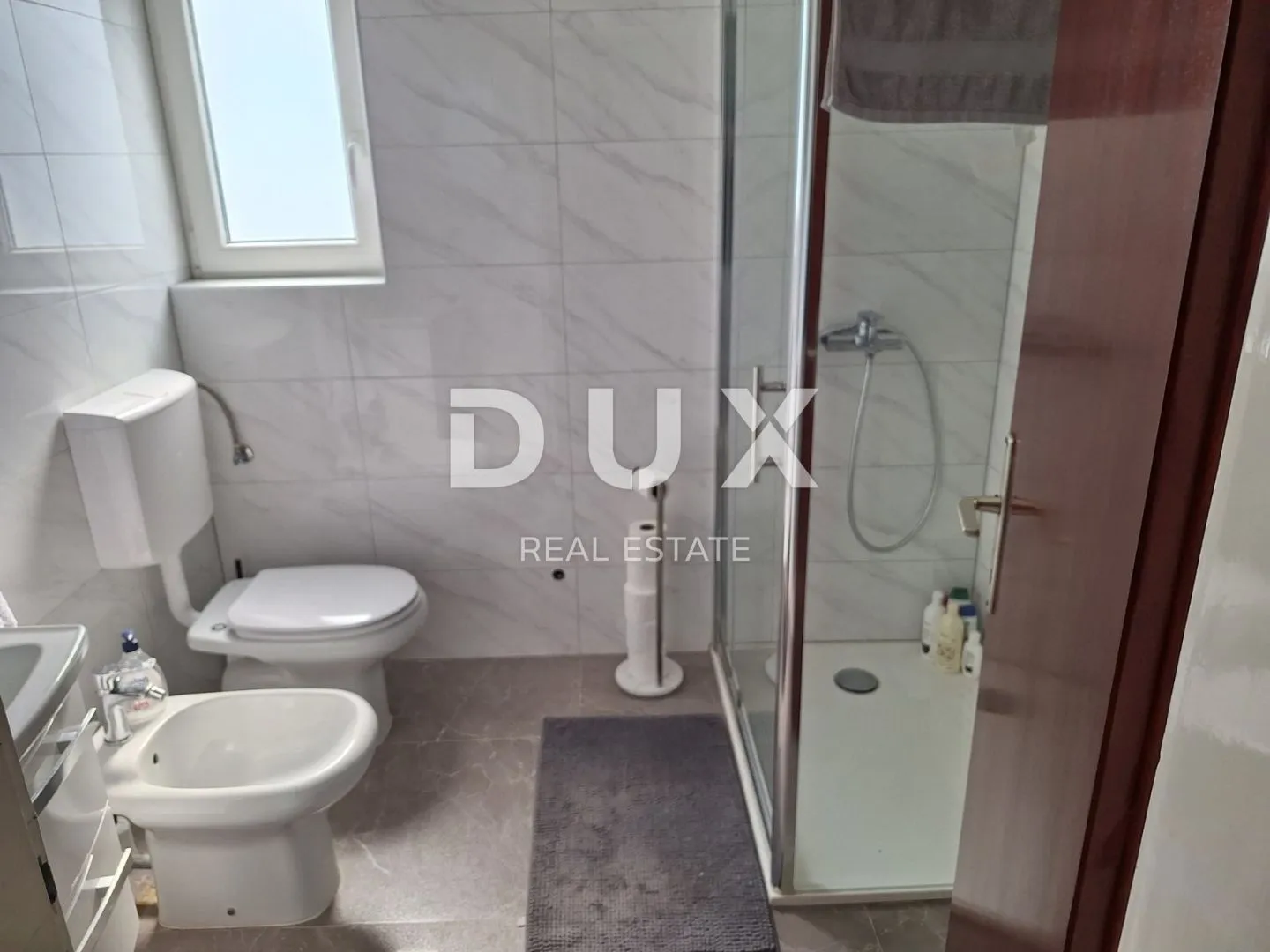 istra, labin - samostojeća kuća na rubu naselja - slika 27