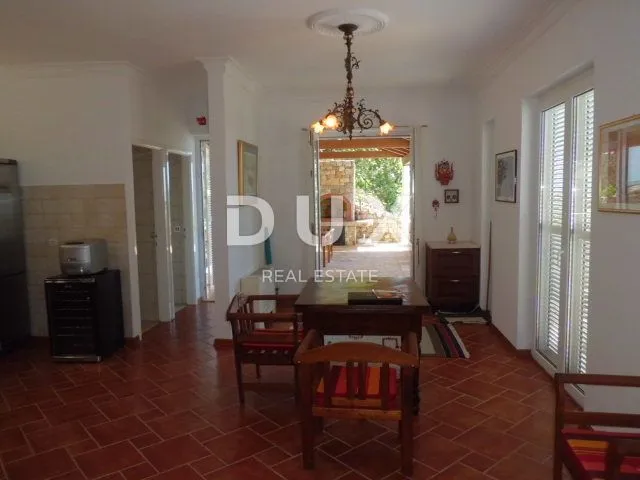 otok krk - ekskluzivna vila sa bazenom - slika 81