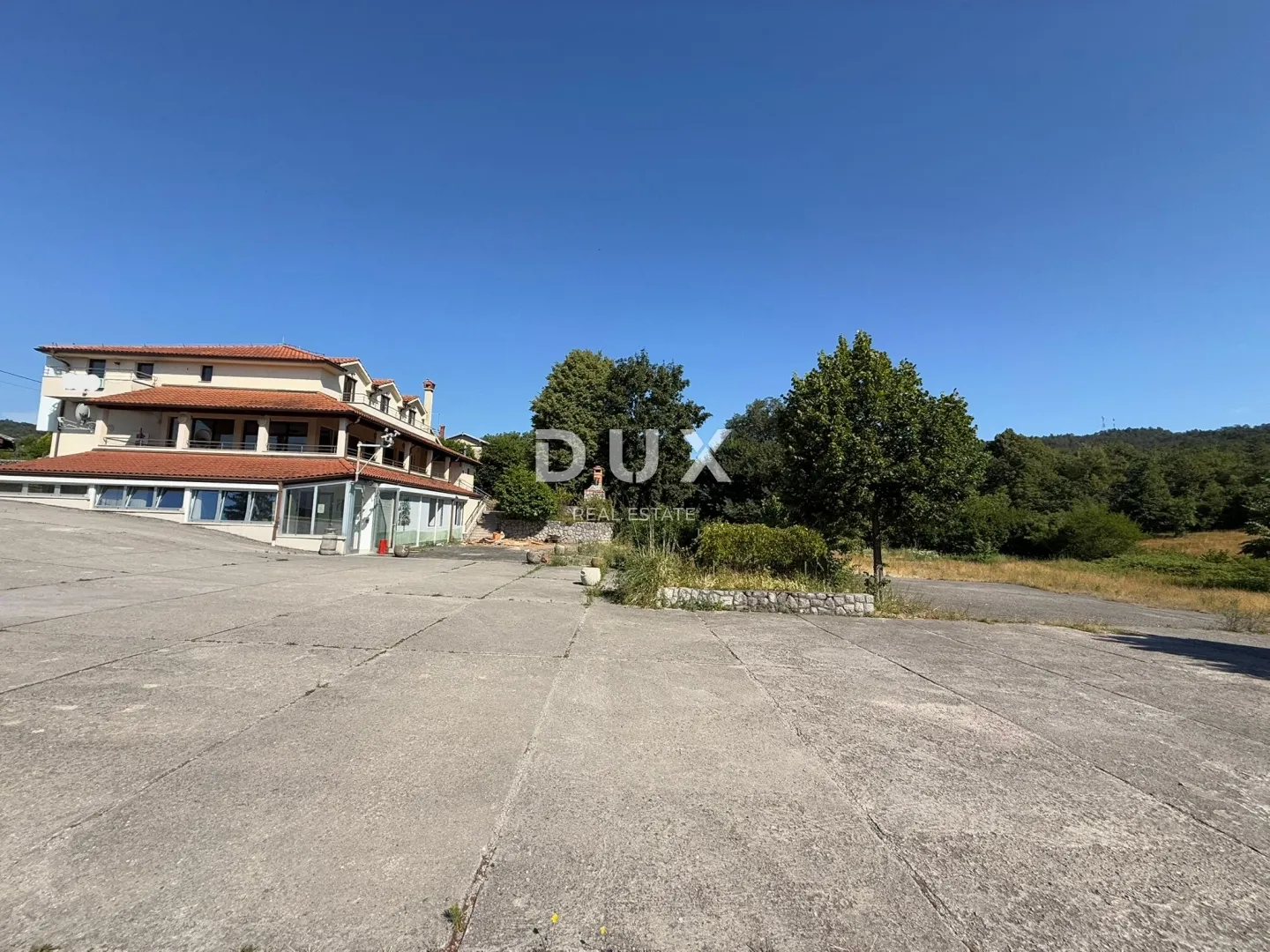 matulji, šapjane - samostojeća kuća ( poslovna zgrada 780 m2 ) + 3.484 m2 okućnice! prilika! - slika 4