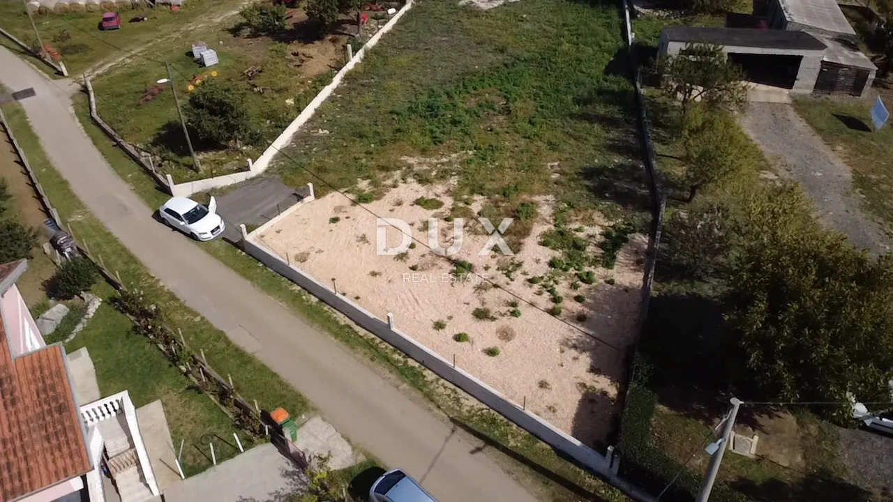 zadar, poličnik - uređeno zemljište ograđeno zidom! - slika 9