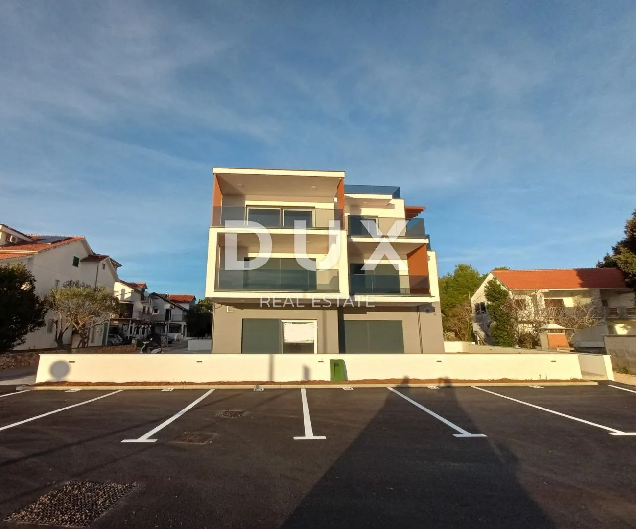 šibenik, vodice - poslovni prostor p2 s terasom pokraj mora - slika 2