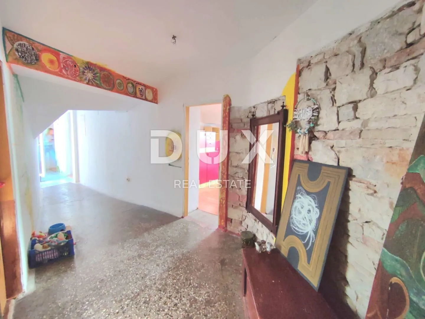 istra, pula - stan za renovaciju u strogom centru grada - slika 10