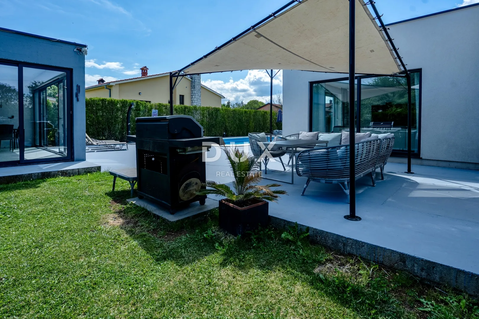 istra, labin - moderna prizemnica s bazenom u blizini centra - slika 27