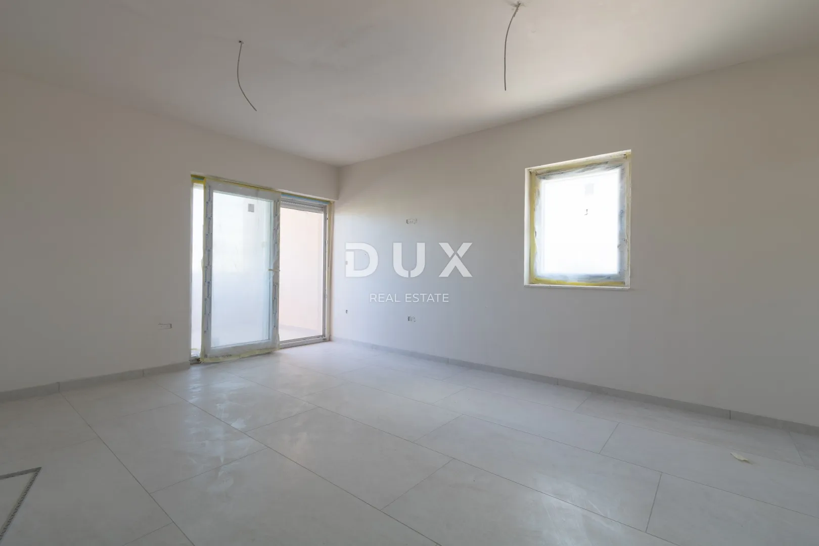 vodice, dvosobni stan, drugi kat, 51,21 m² - slika 2