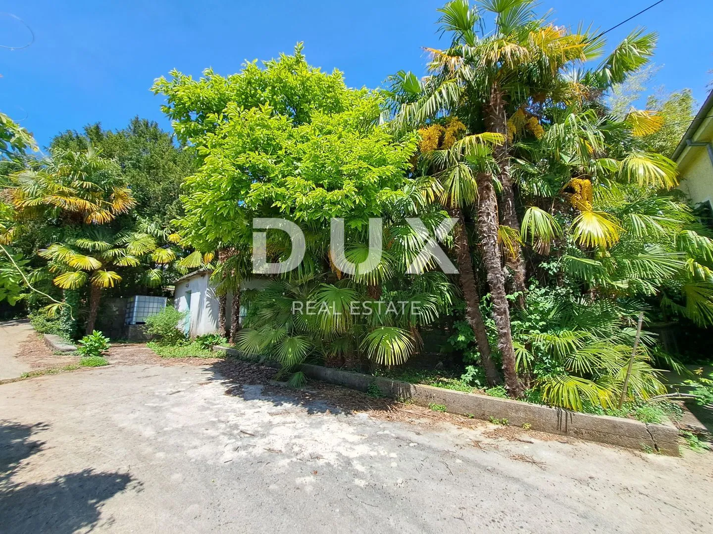 opatija, oprić - obiteljska kuća s tri stambene jedinice na parceli od 1890 m2 - slika 34