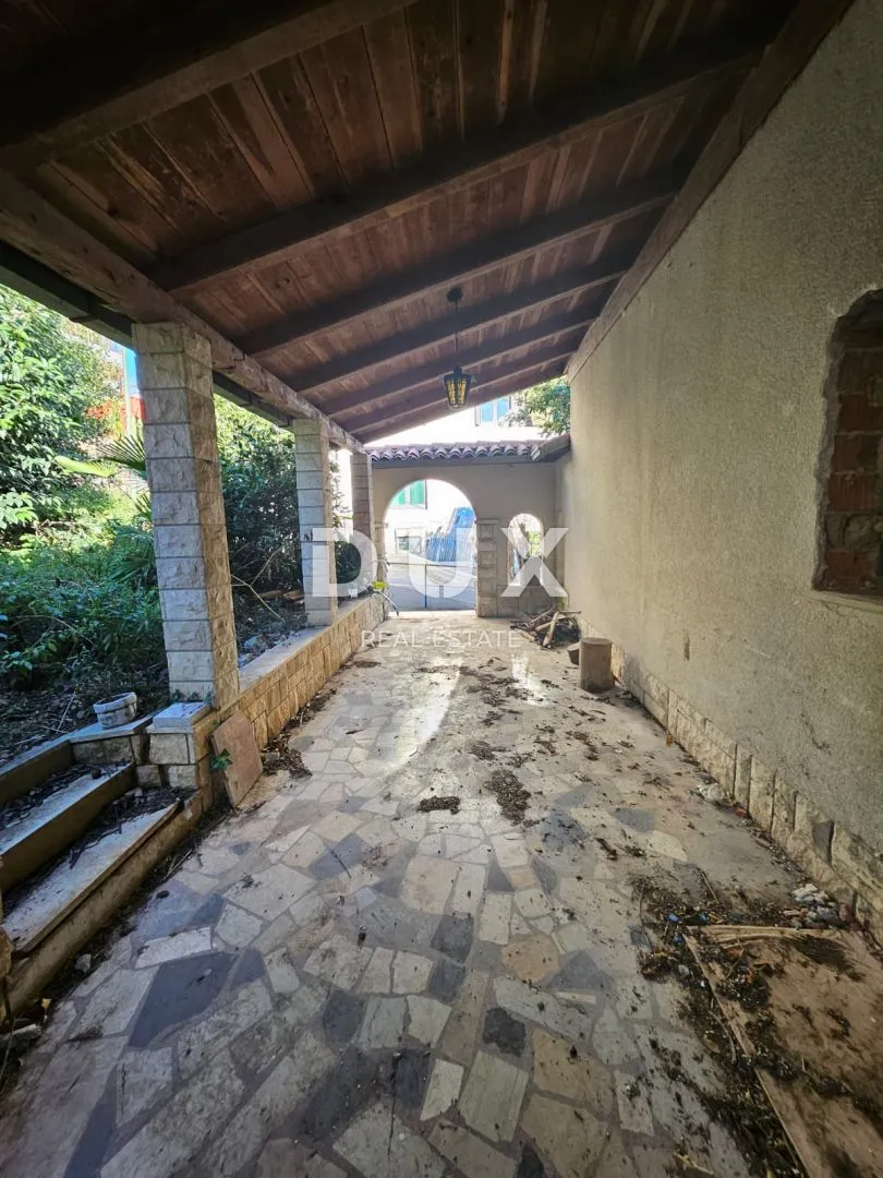 opatija, centar- samostojeća kuća 250m2 s panoramskim pogledom na more + okoliš 740m2 - slika 20