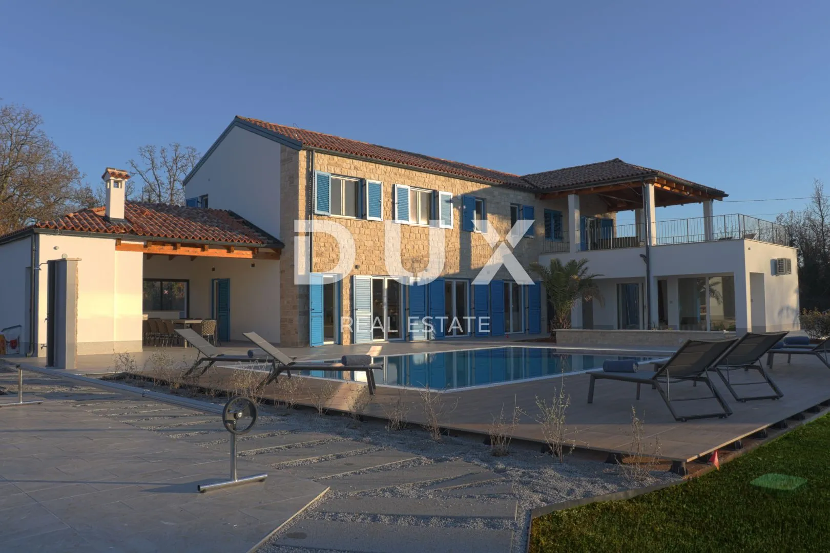 istra, višnjan - nova luksuzna vila - savršen spoj udobnosti i modernog dizajna - slika 7