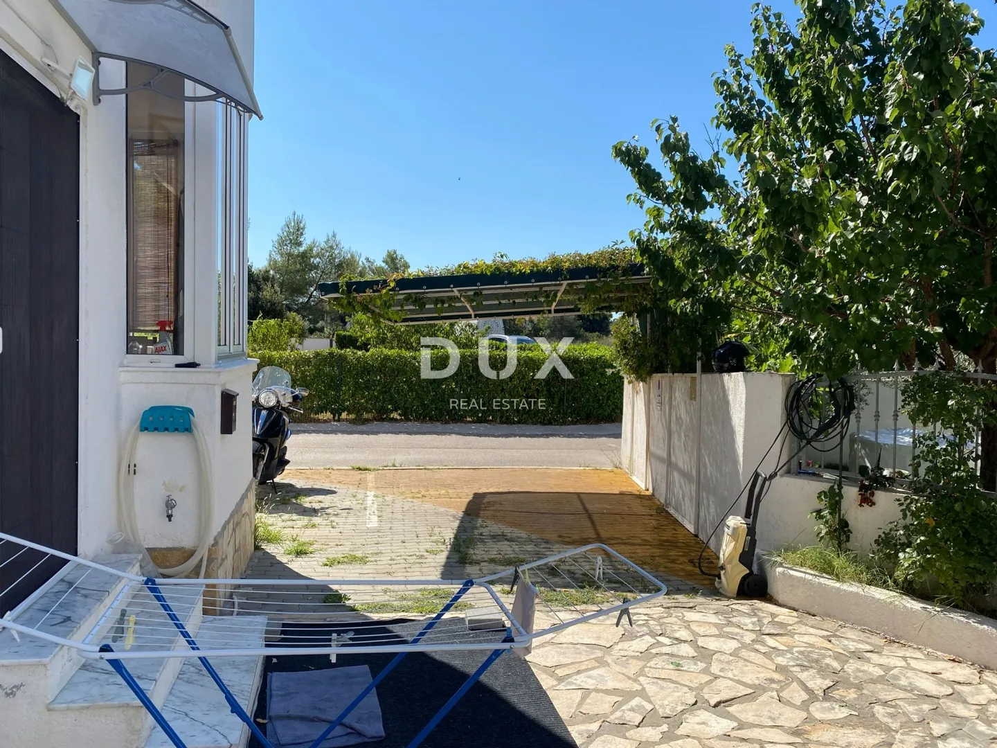 zadar, petrčane – prostran dvoetažni stan 120m² s vrtom! - slika 14