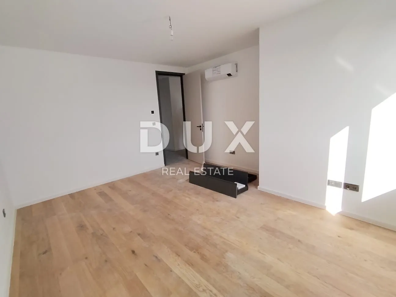 istra,pula -luksuzni smart home stan u centru 130 m2! - slika 24