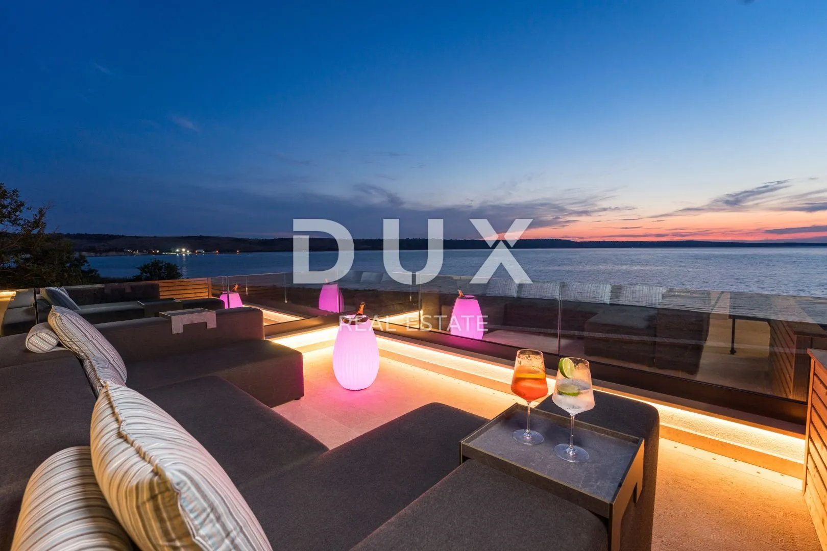 zadar, ljubač - luksuzna vila 1. red do mora - slika 7