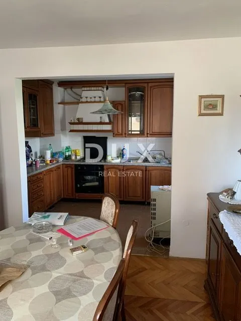 istra , rovinj obiteljska kuća sa pogledom na more - slika 18