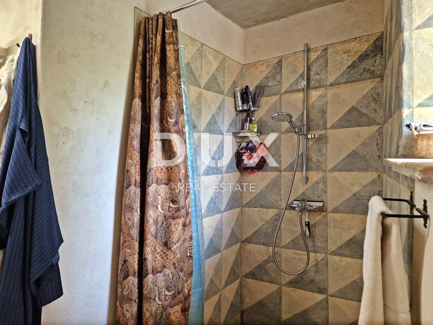 istra, buje - kamena kuća sa spektakularnim pogledom - slika 63
