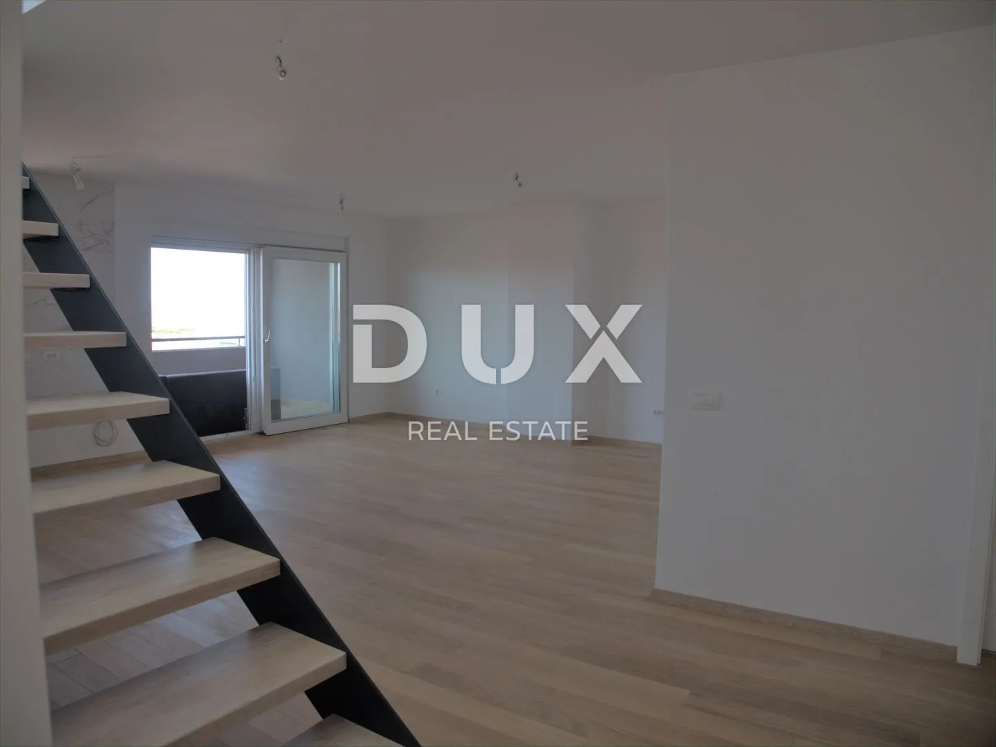 zadar, mocire - penthouse na traženoj lokaciji - slika 17