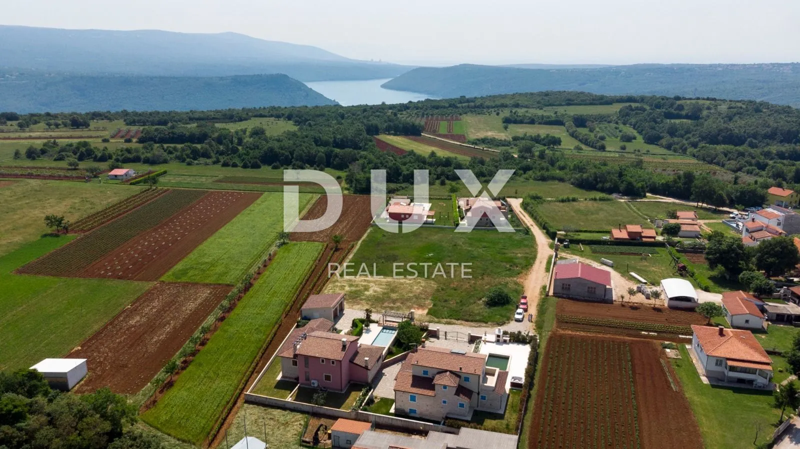 ISTRA, BARBAN - Građevinsko zemljište na mirnoj lokaciji!
