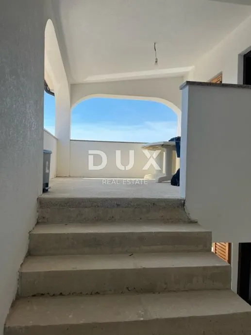 otok vir - apartmanska kuća sa 3 stambene jedinice - slika 11